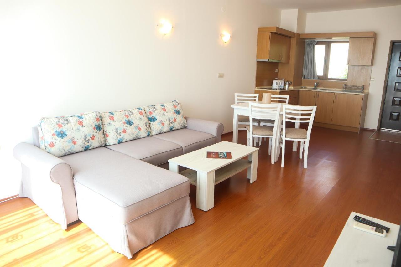 White Coast Beach Apartments 카바르나 외부 사진