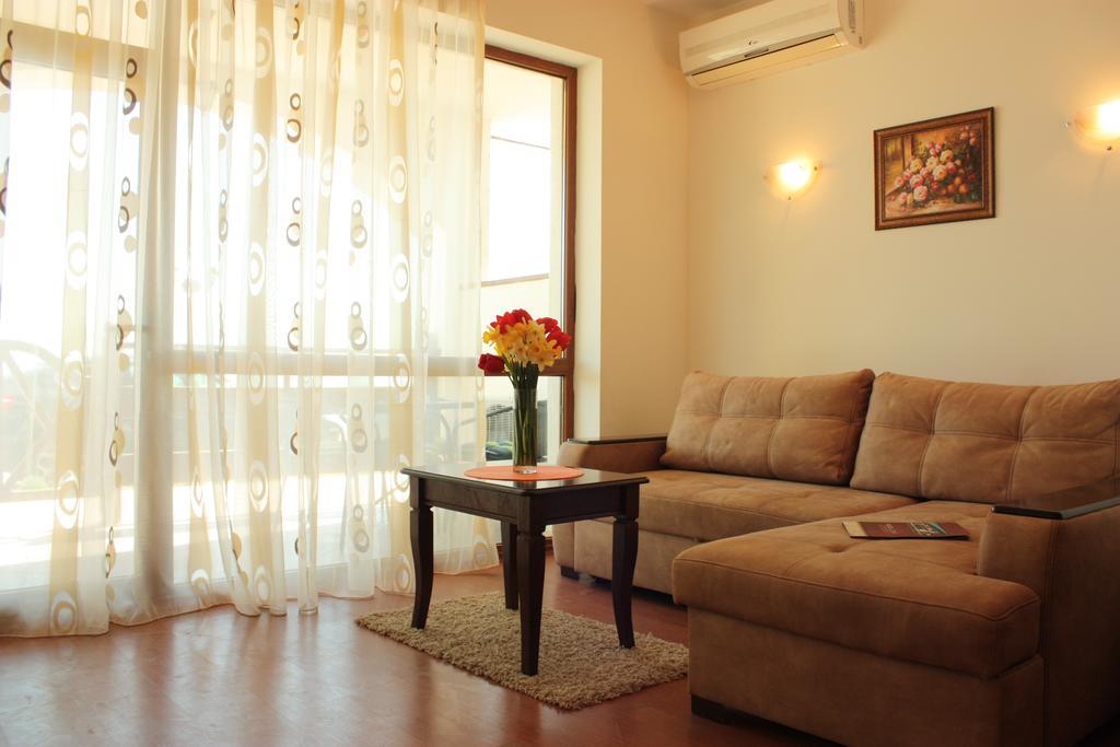 White Coast Beach Apartments 카바르나 외부 사진