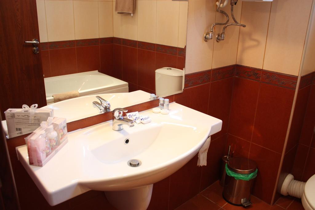 White Coast Beach Apartments 카바르나 외부 사진