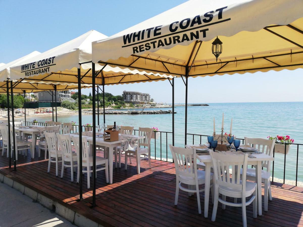 White Coast Beach Apartments 카바르나 외부 사진